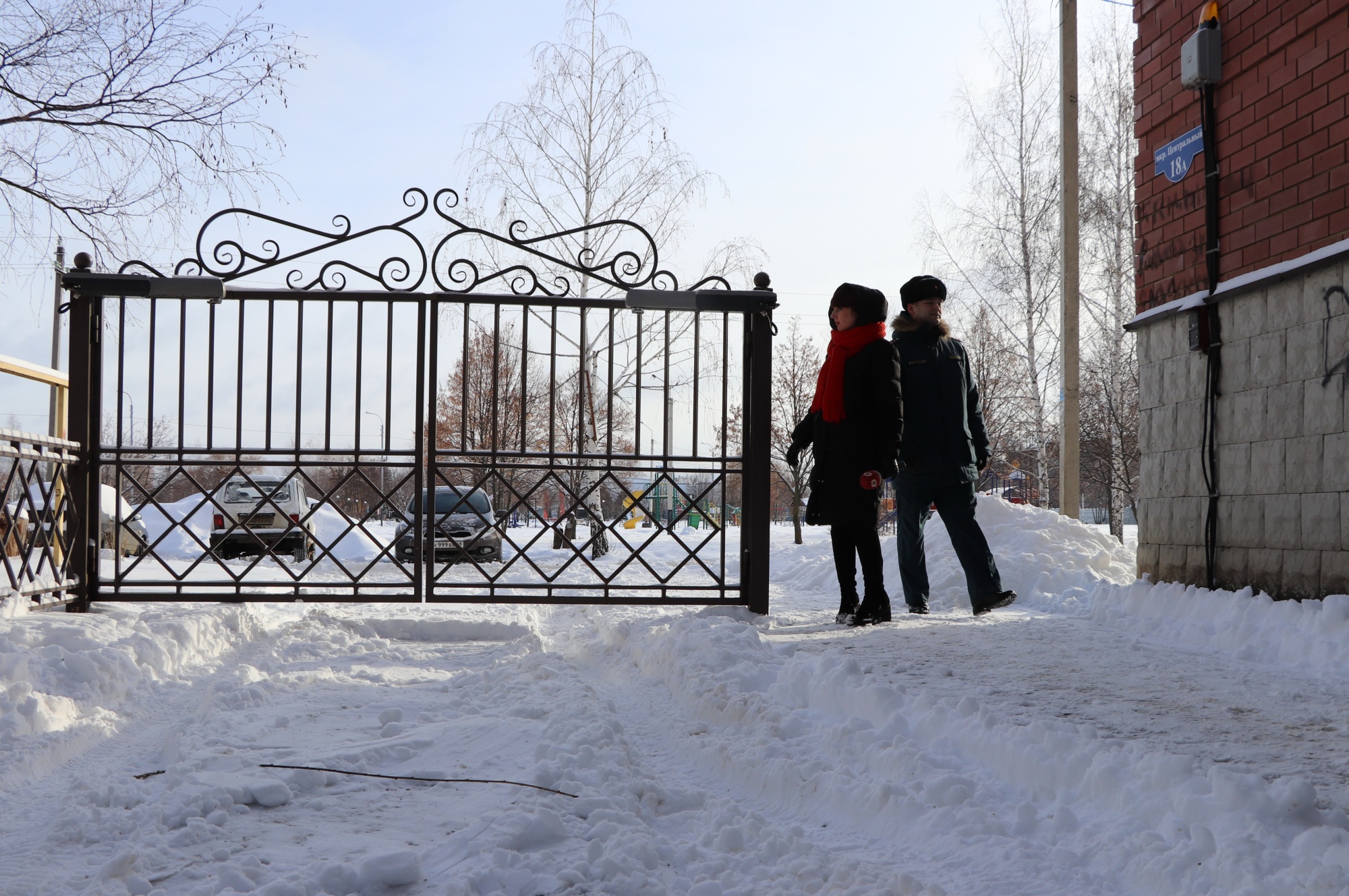 Препятствие проезду пожарного автомобиля к жилым домам влечет штрафные  санкции - Новости - Главное управление МЧС России по Тамбовской области