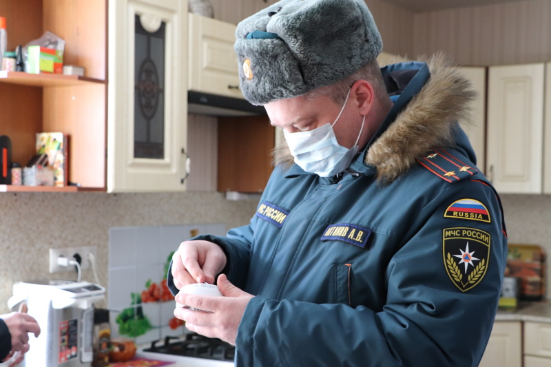 Многодетные семьи в Мичуринском районе получили автономные пожарные извещатели