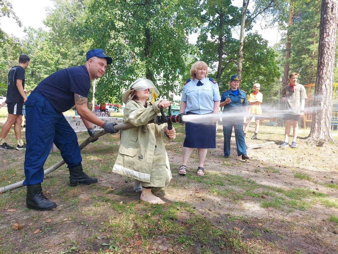 На межлагерной Зарнице ребята изучили правила пожарной безопасности -  Новости - Главное управление МЧС России по Тамбовской области